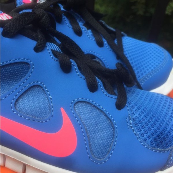 Nike Girl’s Size 2Y - Picture 2 of 5